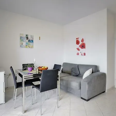 Mirna Apartment Premantura
